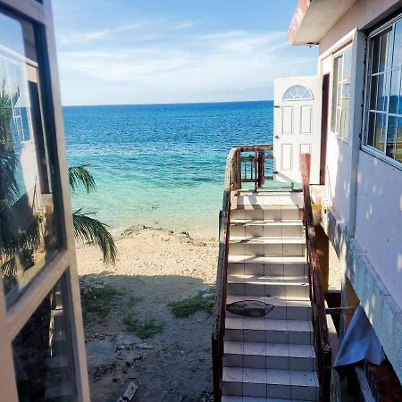 Evelin'S On The Beach Montego Bay Exteriör bild